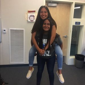 Meet your Posher, Isabel